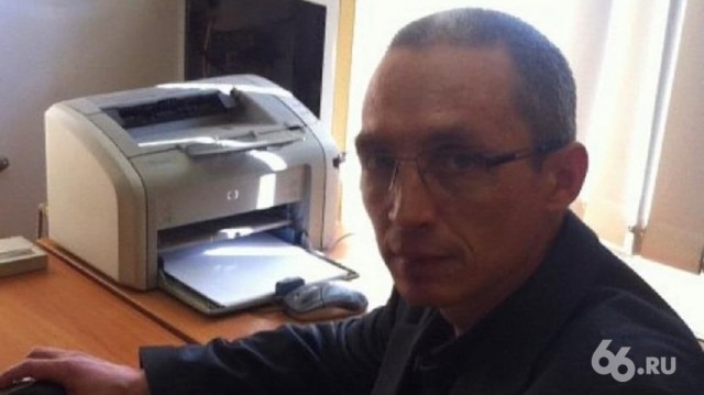 В Екатеринбурге на улице Бородина неизвестный мужчина открыл огонь из окна по людям.