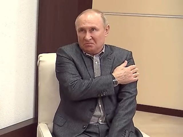 Путин принял участие в испытаниях назальной вакцины от коронавируса