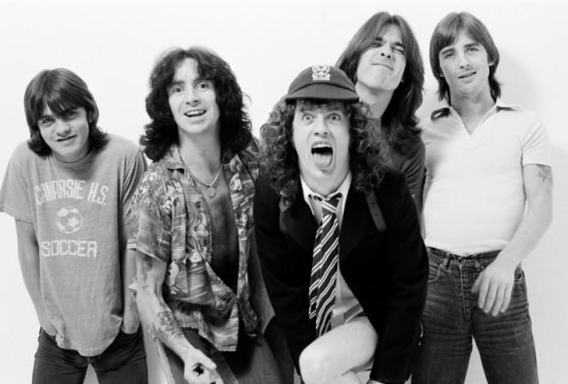 Музыка и музыканты: AC/DC ‎– Dirty Deeds Done Dirt Cheap