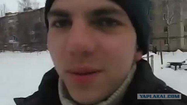 На районе суета