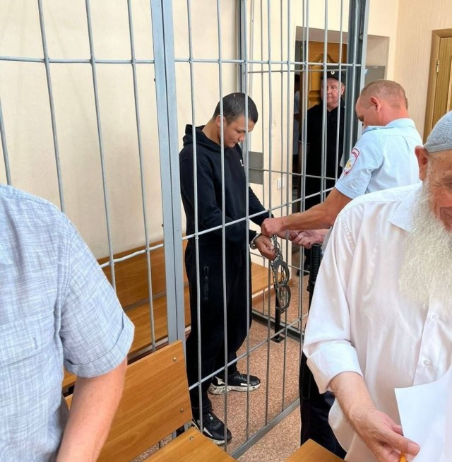 Суд арестовал троих обвиняемых в нападении на депутата Госдумы Матвеева до 18 августа