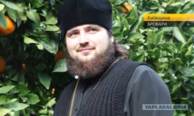Роковой поход священника в сауну с девочками.