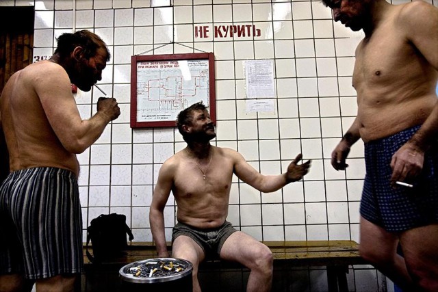В Беларуси Минздрав предлагает запретить курить на балконе