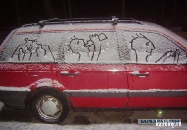 Отличный дрифт на узкой дороге
