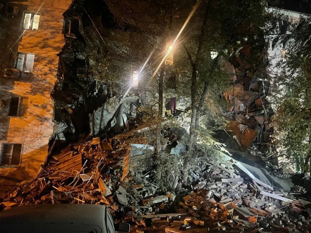 В Астрахани обрушилась часть пятиэтажного жилого дома