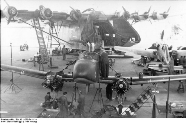 Редкие самолеты. Me-323