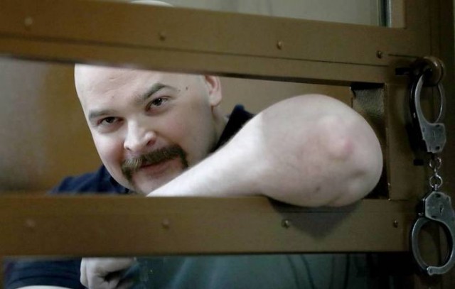 Житель Новосибирска завел блог, в котором ищет представителей ЛГБТ* и избивает их на камеру