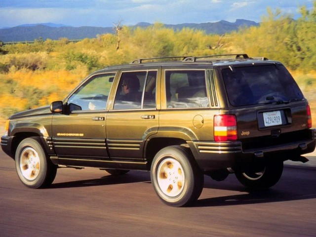 Всё круто, но лучше подумать: владельцы про бандитский Jeep Grand Cherokee из 90-ых