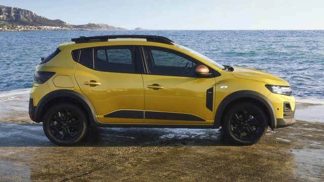 Renault обновила неизвестные в России Логан III и Сандеро III