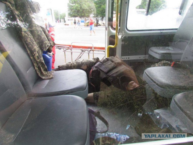 Укр. военные попали в засаду в Мариуполе. Расстрел