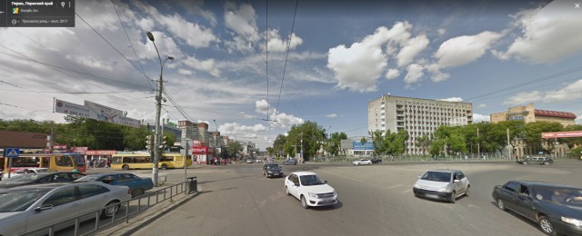 В Перми машина без водителя сбила пешеходов