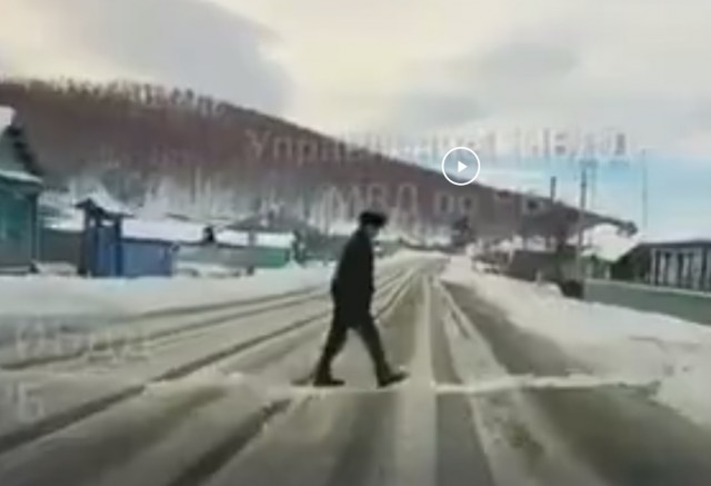 Да тут прямо вообще никто никуда смотреть не пытался