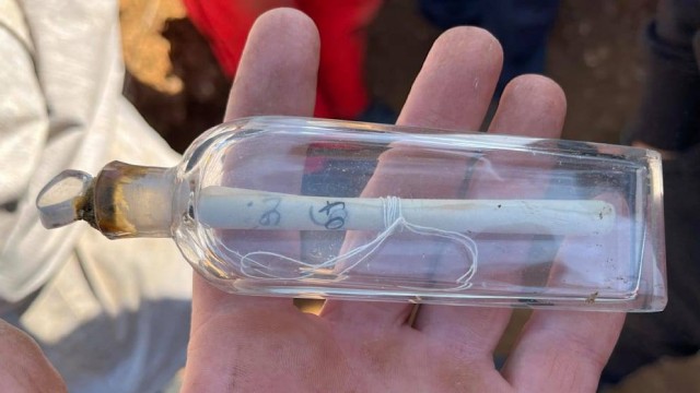 Во Франции студенты во время археологических раскопок нашли записку 200-летней давности