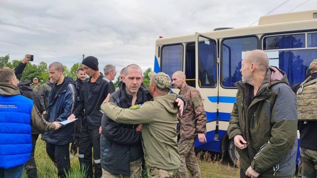 Крупнейший обмен пленными в формате "1000 на 1000" проходит прямо сейчас на границе Украины и Белоруссии.