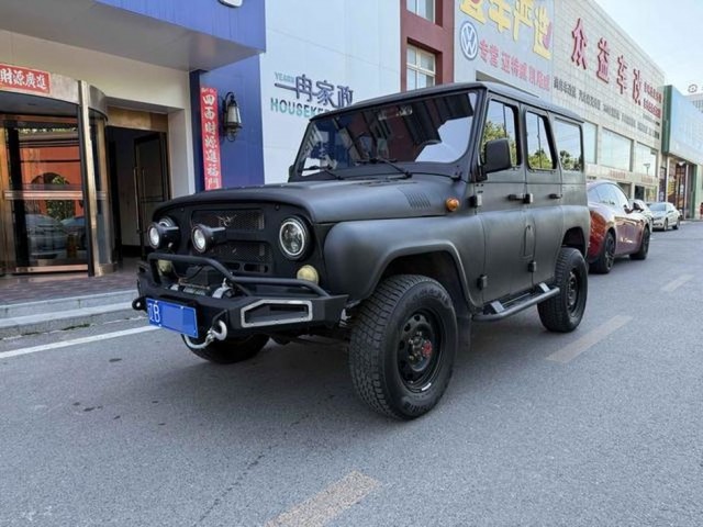 В Китае продают 8-летний УАЗ «Хантер» с пробегом 23 тыс. км  "всего" за 4,5 млн. рублей