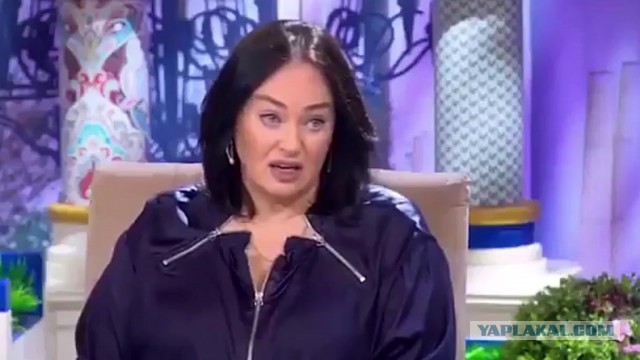 Синее чмо сбил двух маленьких девочек и пытался скрыться