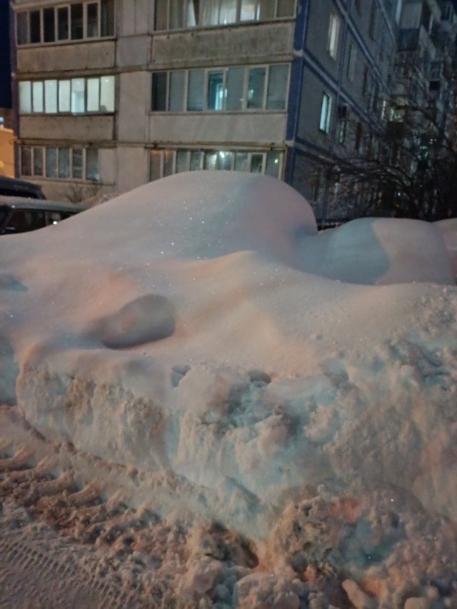 Подснежники в соседнем дворе