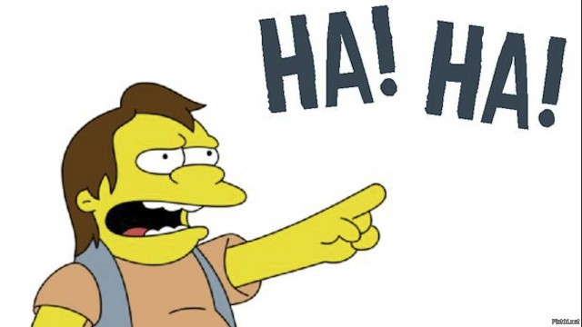 Тысячи человек покидают Дубай после того, как над местным курортным комплексом "Мадинат Джумейра" сбили несколько ракет.