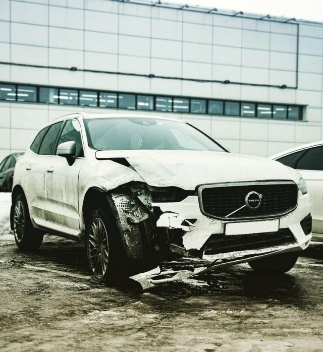 Зачем он купил себе Volvo?