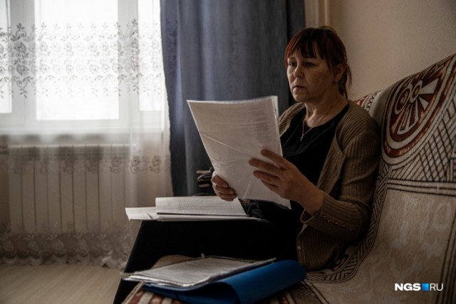 Мать-одиночка из Новосибирска потеряла работу. Приставы выставили ее единственное жилье на торги