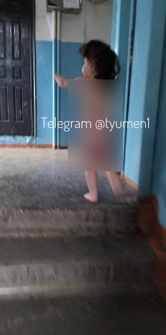 В Тюмени трёхлетняя голодная девочка просила еду у курьера