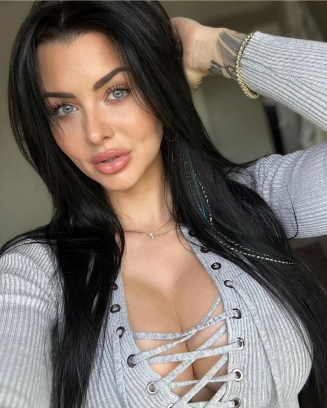 Симпатичные девушки из Сети - 9
