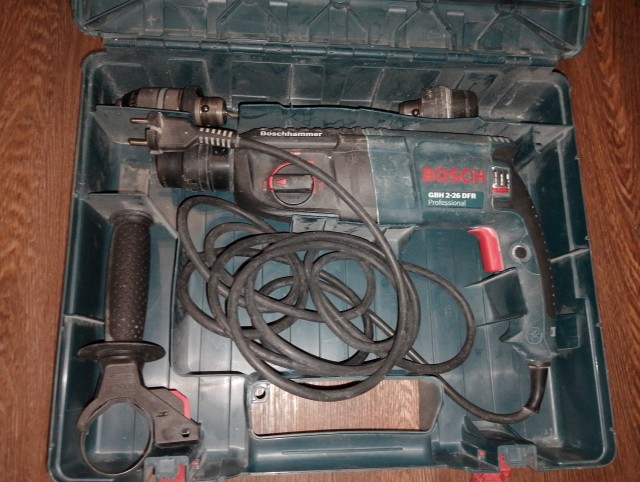 Продаю перфоратор BOSCH