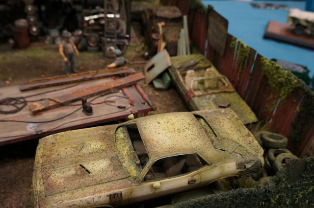 Диорама Garage Ford Thunderbird Convertible 1955 в гараже