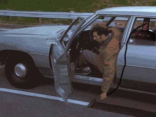 А вот разметочка тут лишняя