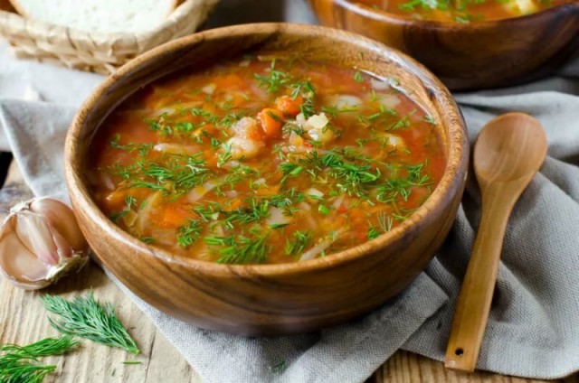"Худшая варварская еда": Американская певица оскорбила русскую кухню