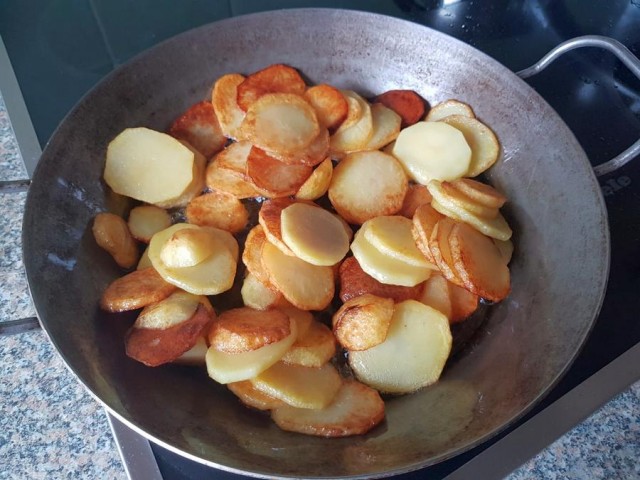 Жареный картофель. Кулинария.