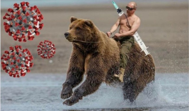 Путин рассказал, как европейцы прививаются в России «Спутником», а на родине покупают справки о вакцинации Pfizer