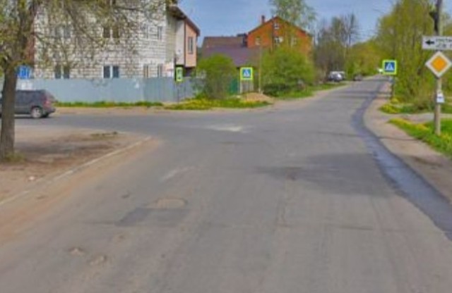 Знаток правил? Из левого ряда в какой ряд поворачивал?!