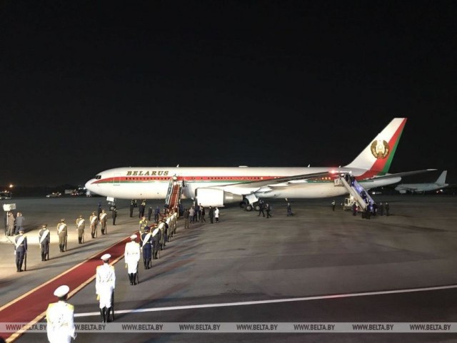 Александр Лукашенко прилетел в Иран