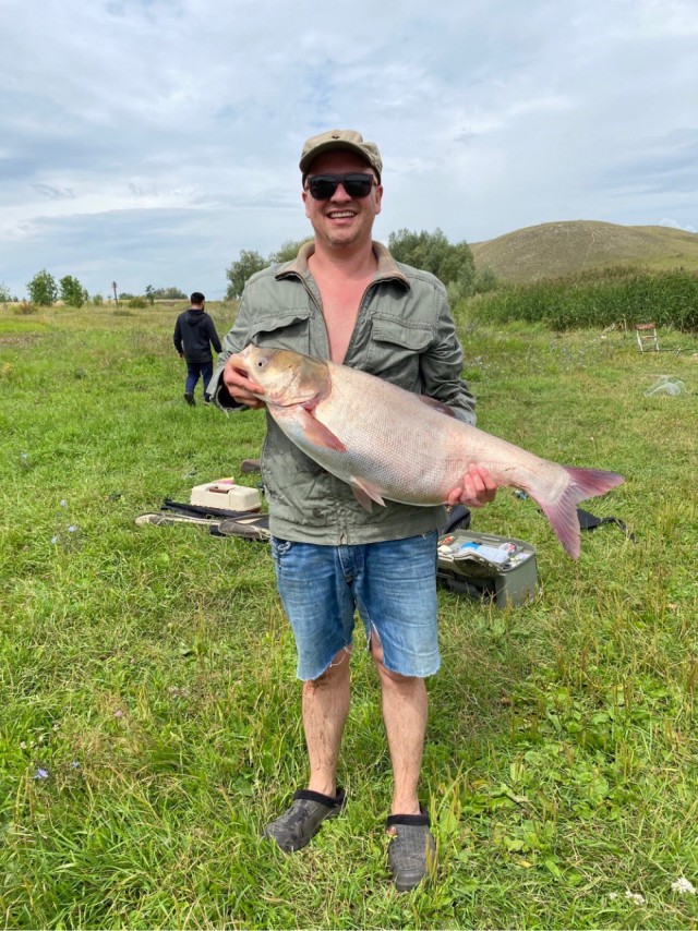 Рыбов показываю