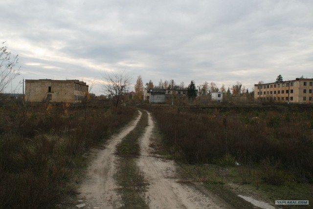 Заброшенная танковая база.