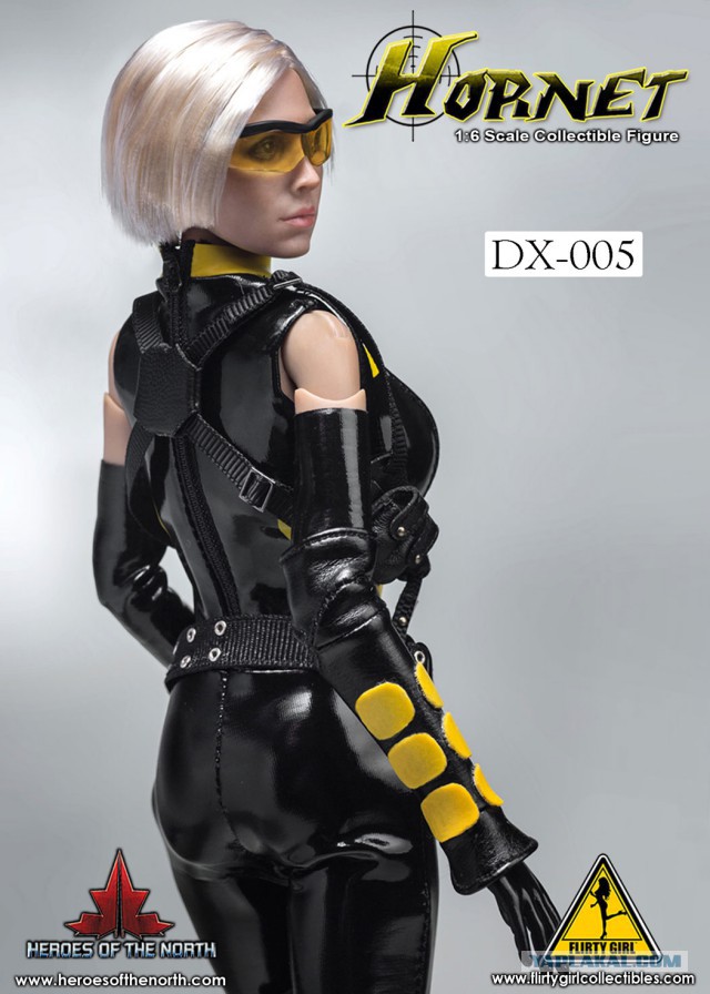 Marie Claude Bourbonnais — пышногрудый гламурный косплей