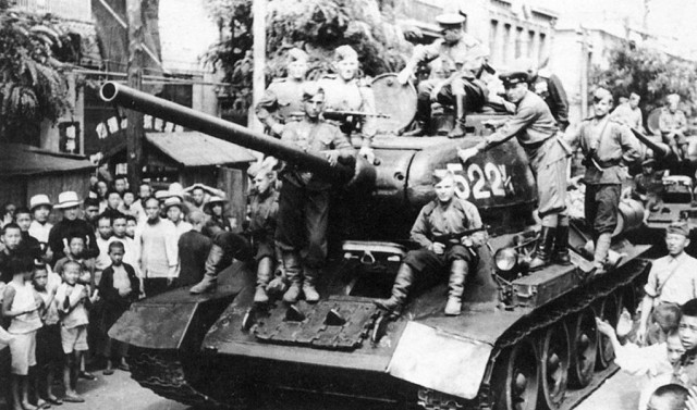 Черно-белые сороковые... Война и весь Мир