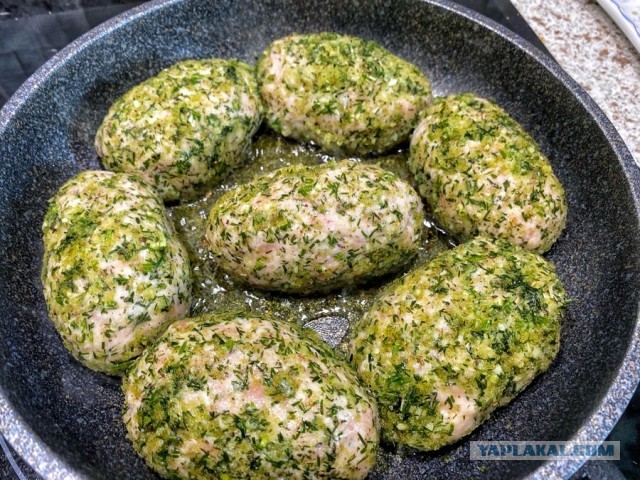Куриные котлеты в ароматной панировке