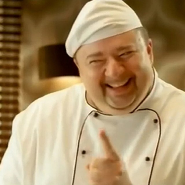 Да нормально поют, как на родном почти