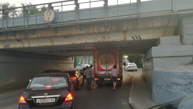 Колеса можно спустить ещё в принципе...