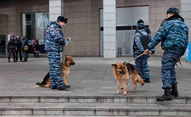 А у Киевского вокзала все ждут погромов