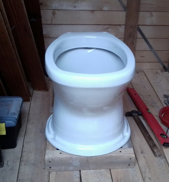 Туалет "лето-зима" для сада-дачи.