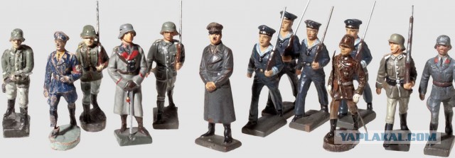 В тени свастики