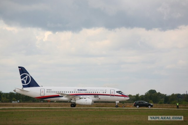 Летающе-толкающий Audi Q7 на МАКСе