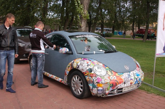 Авто Вернисаж на Неве.