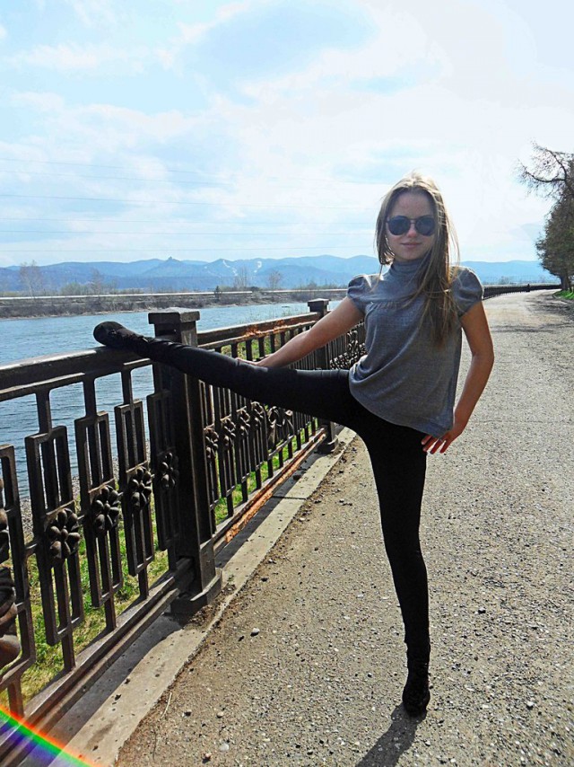 Давай я тебя ещё вот в этой позе сфоткаю