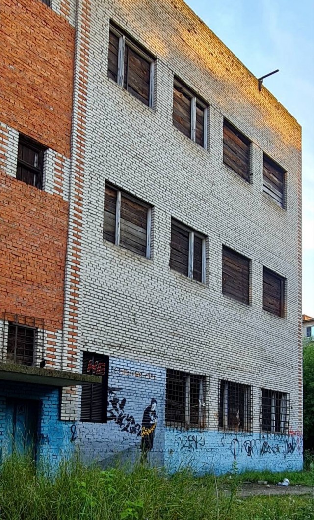 Стрит арт в помощь нашим старикам.