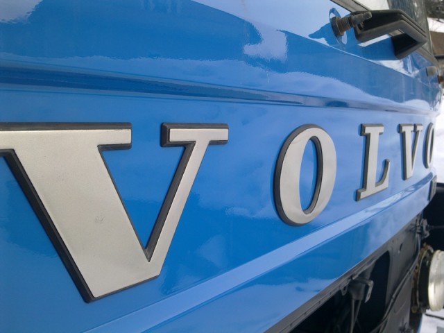 Отец купил своему сыну, который только что закончил школу, убитую Volvo F6 и вместе восстановили её в идеал