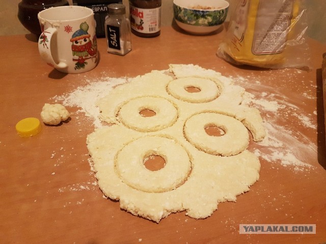 Творожно-сырные колечки с кунжутом